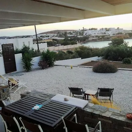 Сasa de vacaciones Nesaea Seafront House Parasporos