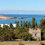Nesaea Seafront House *