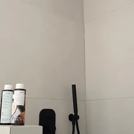 度假居 Nesaea Seafront House