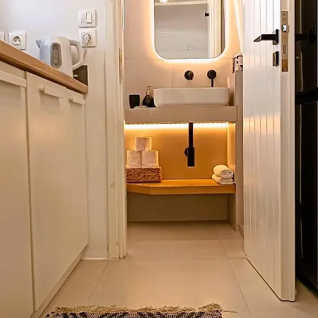 Nesaea Seafront House 度假居