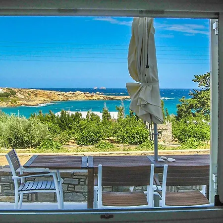 Nesaea Seafront House * 帕拉斯波罗斯