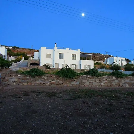 Nesaea Seafront House * 帕拉斯波罗斯