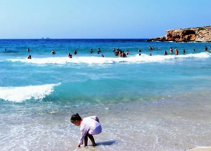 Nesaea Seafront House بيت للعطل