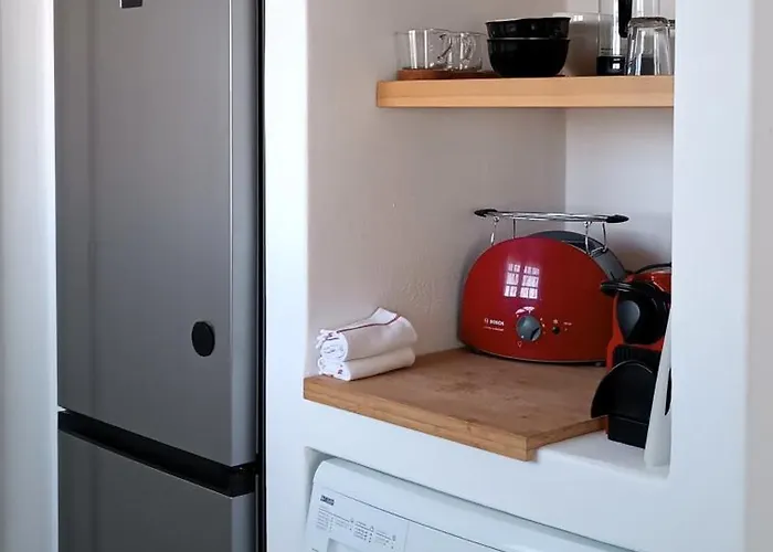 Nesaea Seafront House بيت للعطل *