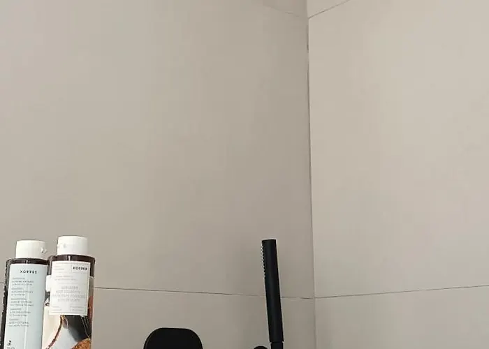 بيت للعطل Nesaea Seafront House