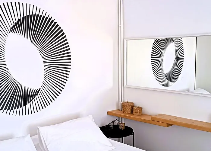 Nesaea Seafront House بيت للعطل Parasporos