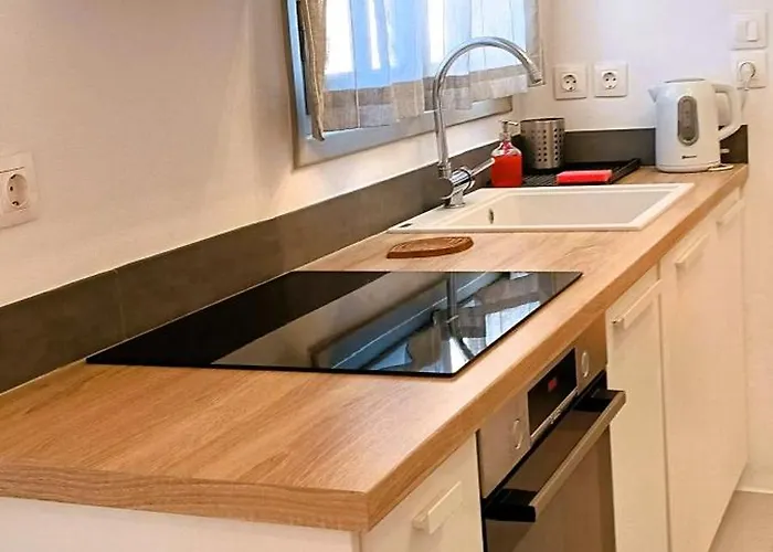 Nesaea Seafront House Parasporos