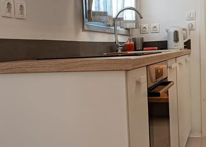 بيت للعطل Nesaea Seafront House *