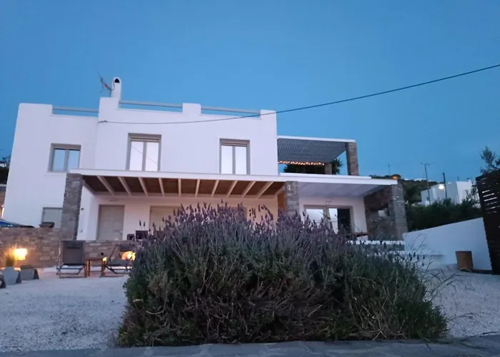 Nesaea Seafront House * Parasporos