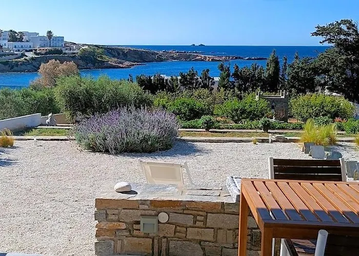 Nesaea Seafront House بيت للعطل *