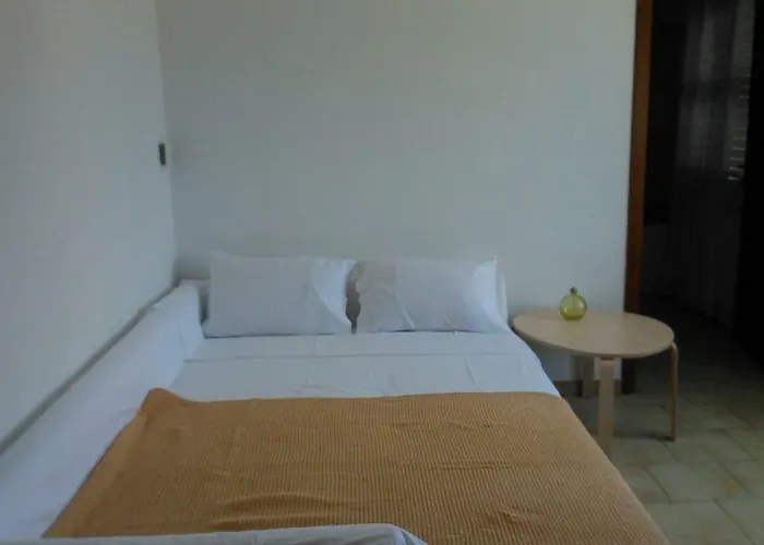 Nesaea Seafront House Parasporos