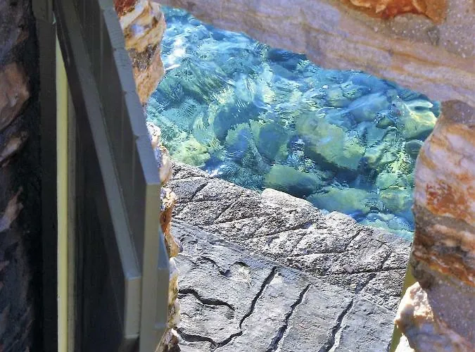 Nesaea Seafront House بيت للعطل