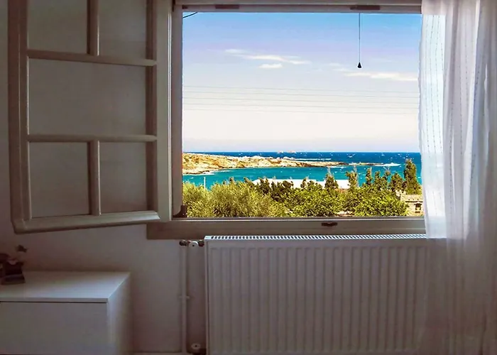 Nesaea Seafront House *