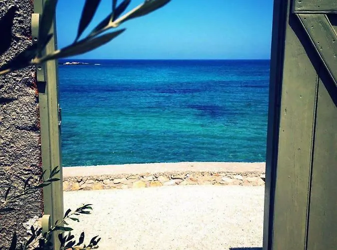 Nesaea Seafront House