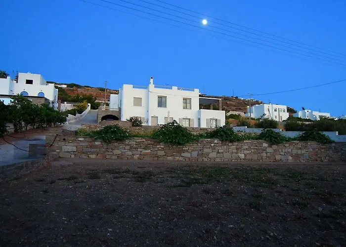 Nesaea Seafront House * Parasporos