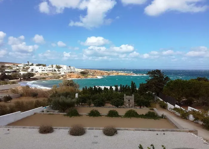 Nesaea Seafront House بيت للعطل Parasporos