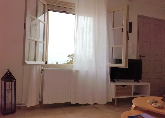 بيت للعطل Nesaea Seafront House *